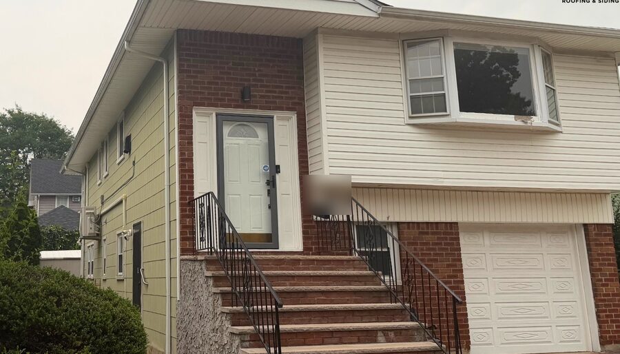 Siding replacement, high ranch - before