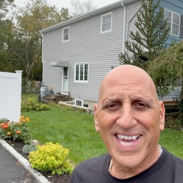 Holbrook, NY Roofing & Siding job is FINISHED!